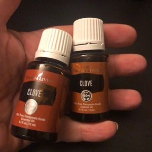 Clove essential oil